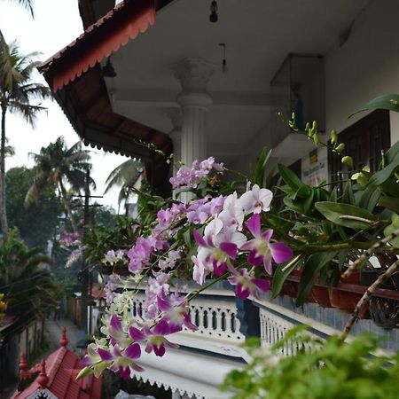 Dream Catcher Home Stay Kochi Exteriör bild