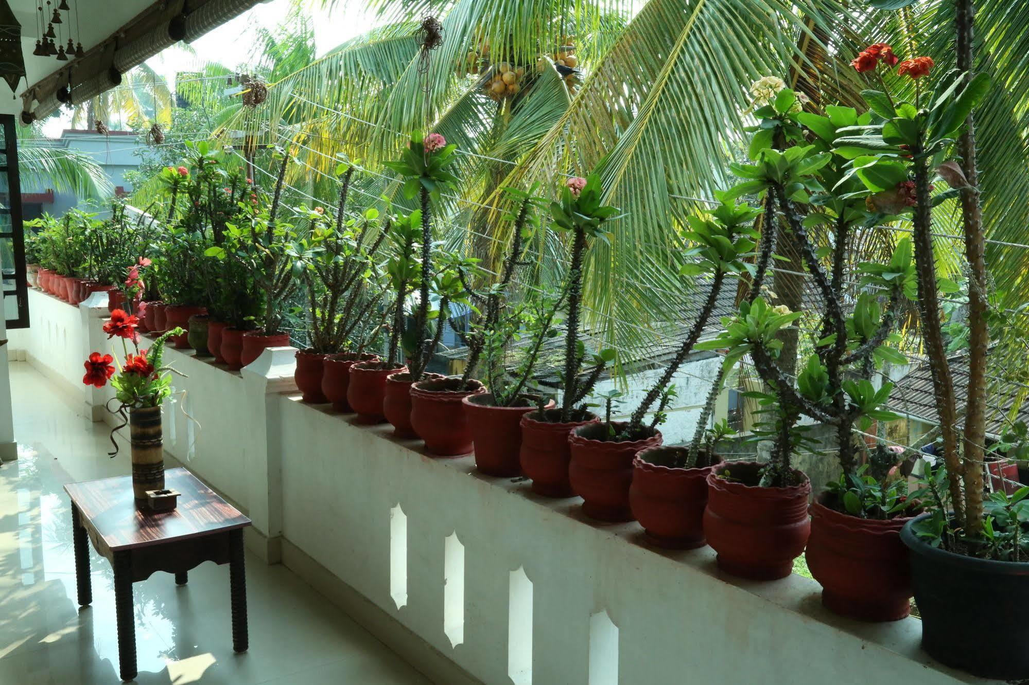 Dream Catcher Home Stay Kochi Exteriör bild